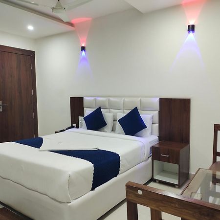 Hotel Skyland 瓦朗加尔 外观 照片