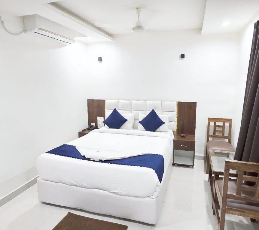 Hotel Skyland 瓦朗加尔 外观 照片