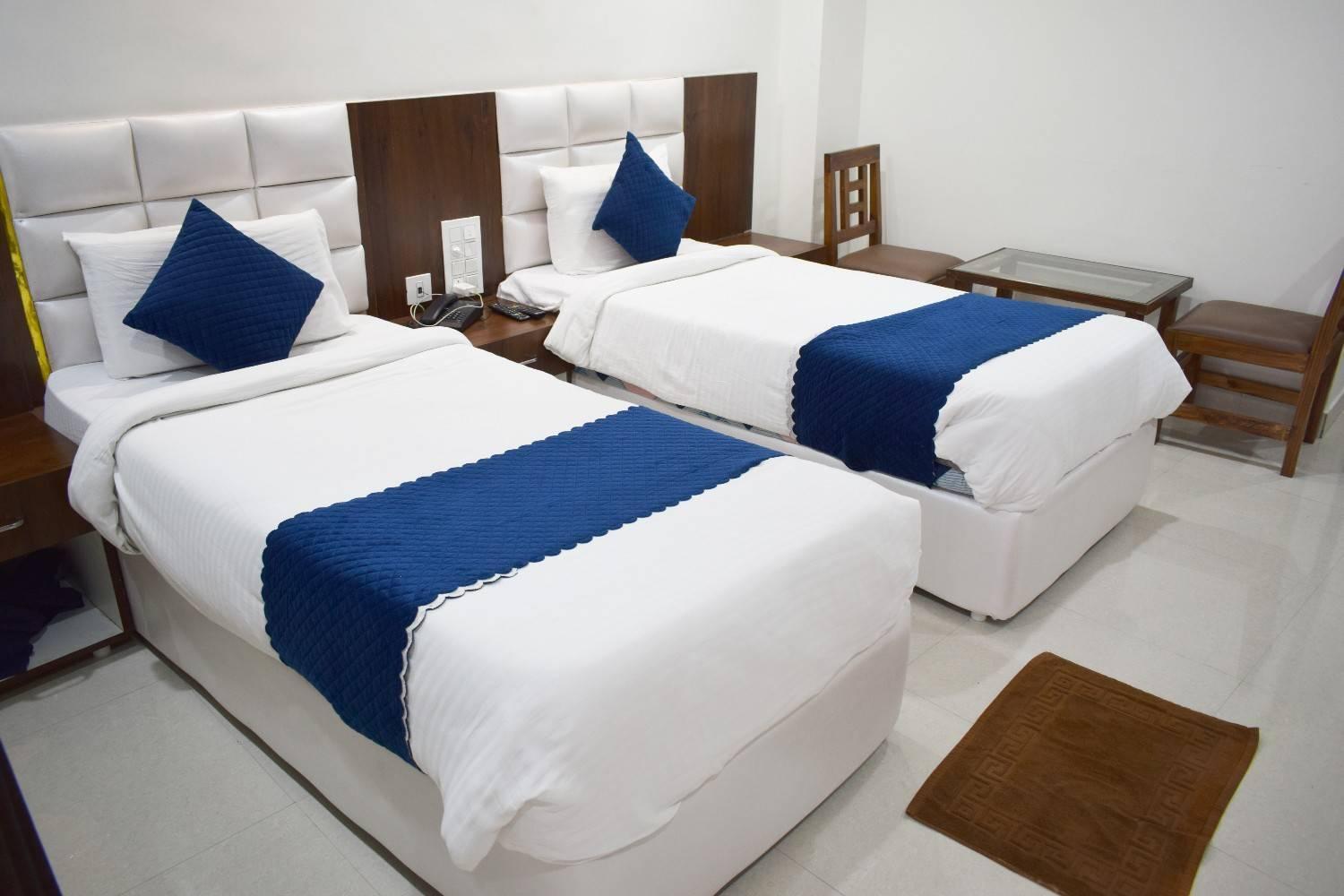 Hotel Skyland 瓦朗加尔 外观 照片