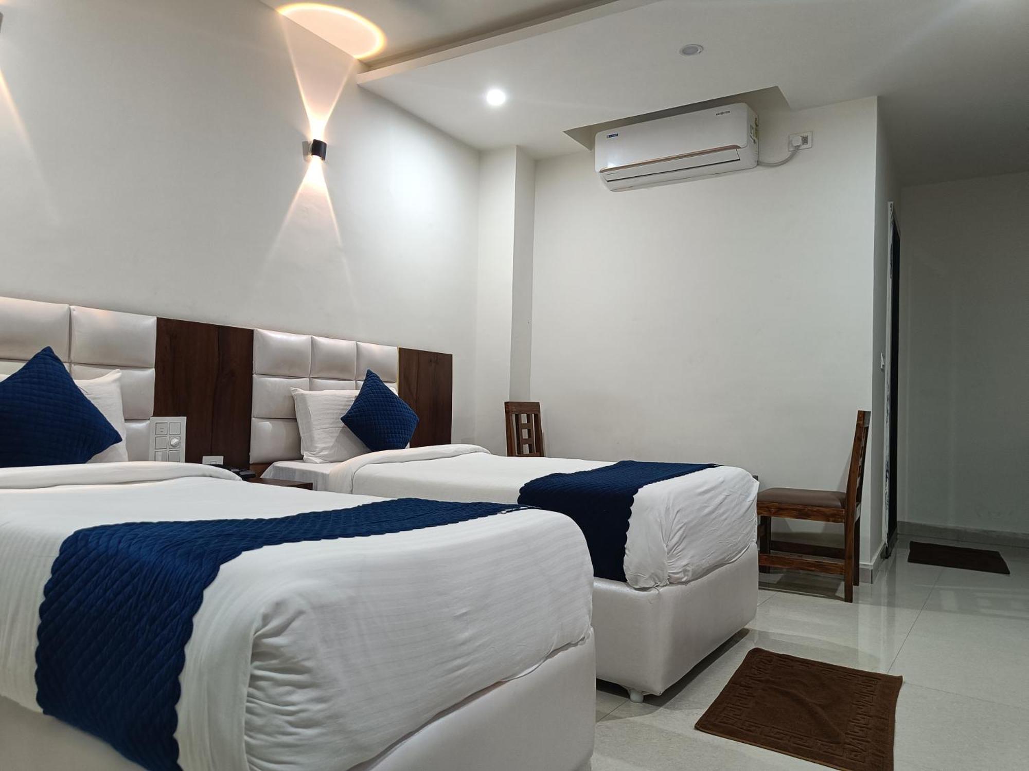 Hotel Skyland 瓦朗加尔 外观 照片