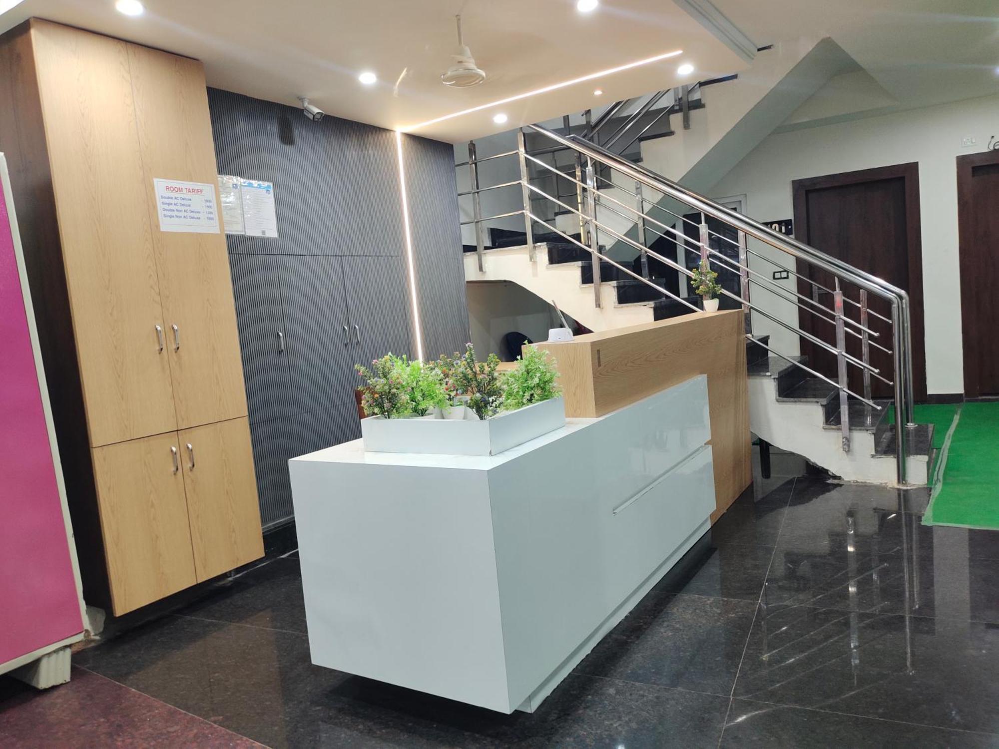 Hotel Skyland 瓦朗加尔 外观 照片