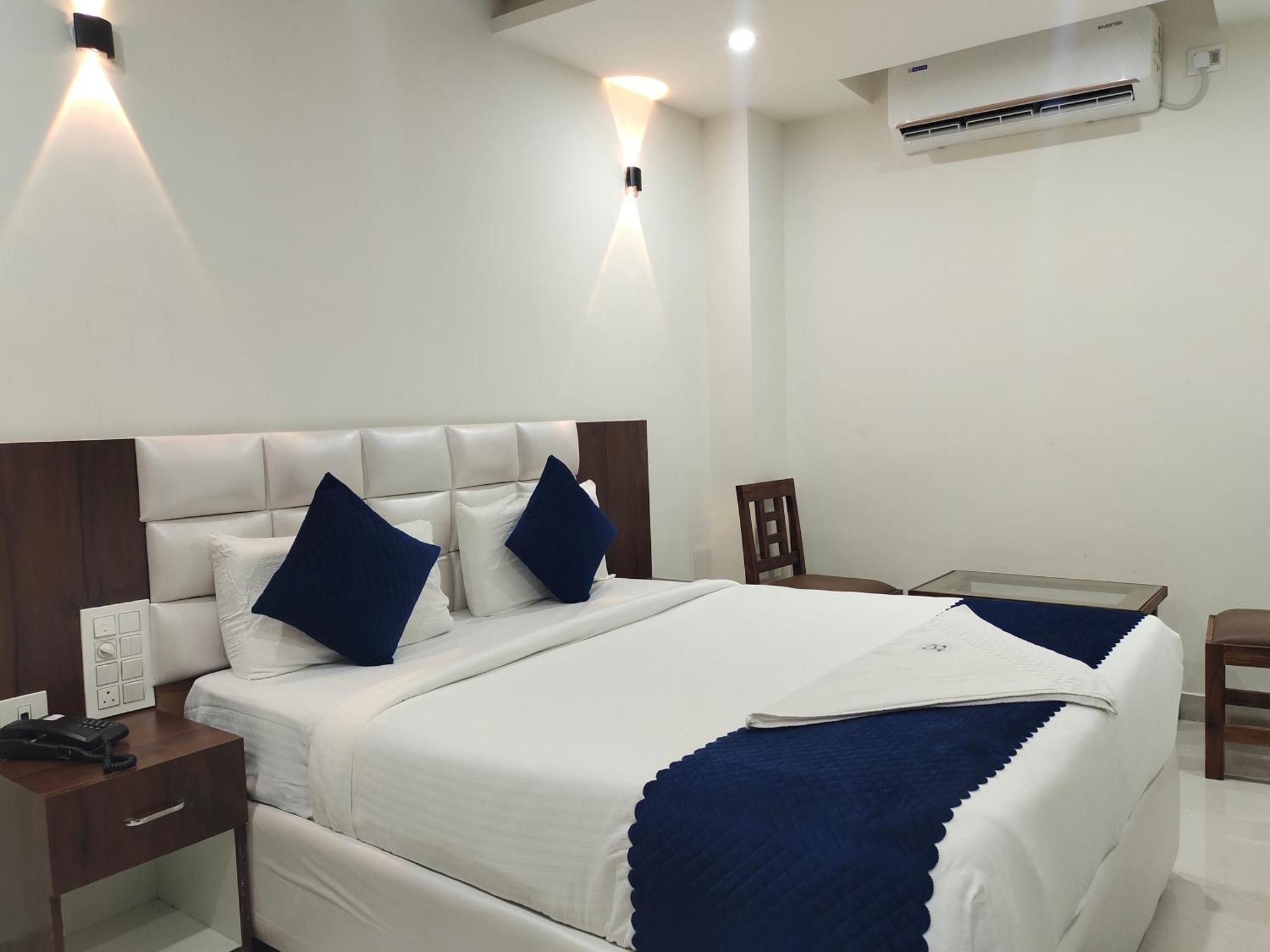 Hotel Skyland 瓦朗加尔 外观 照片