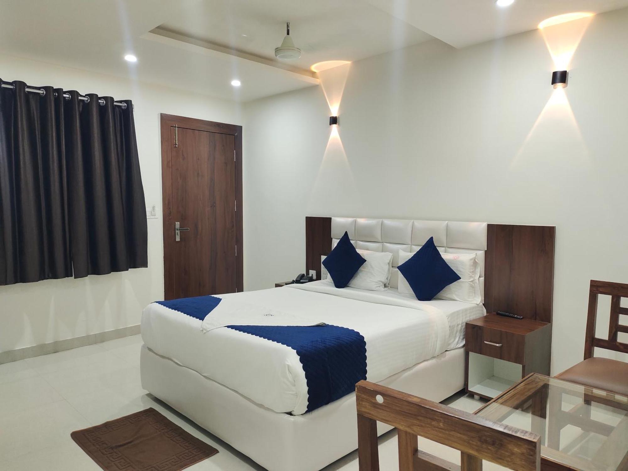Hotel Skyland 瓦朗加尔 外观 照片