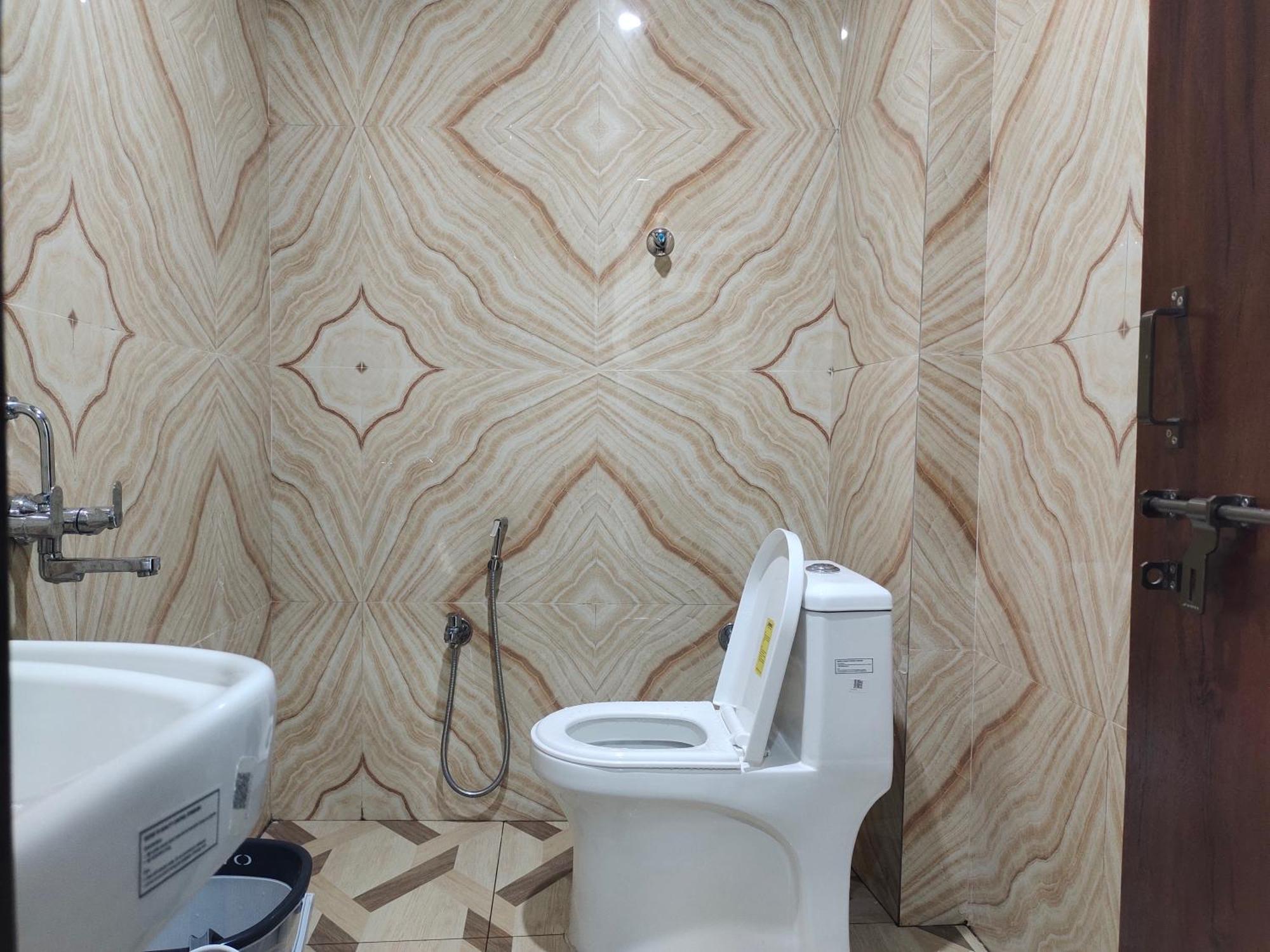 Hotel Skyland 瓦朗加尔 外观 照片