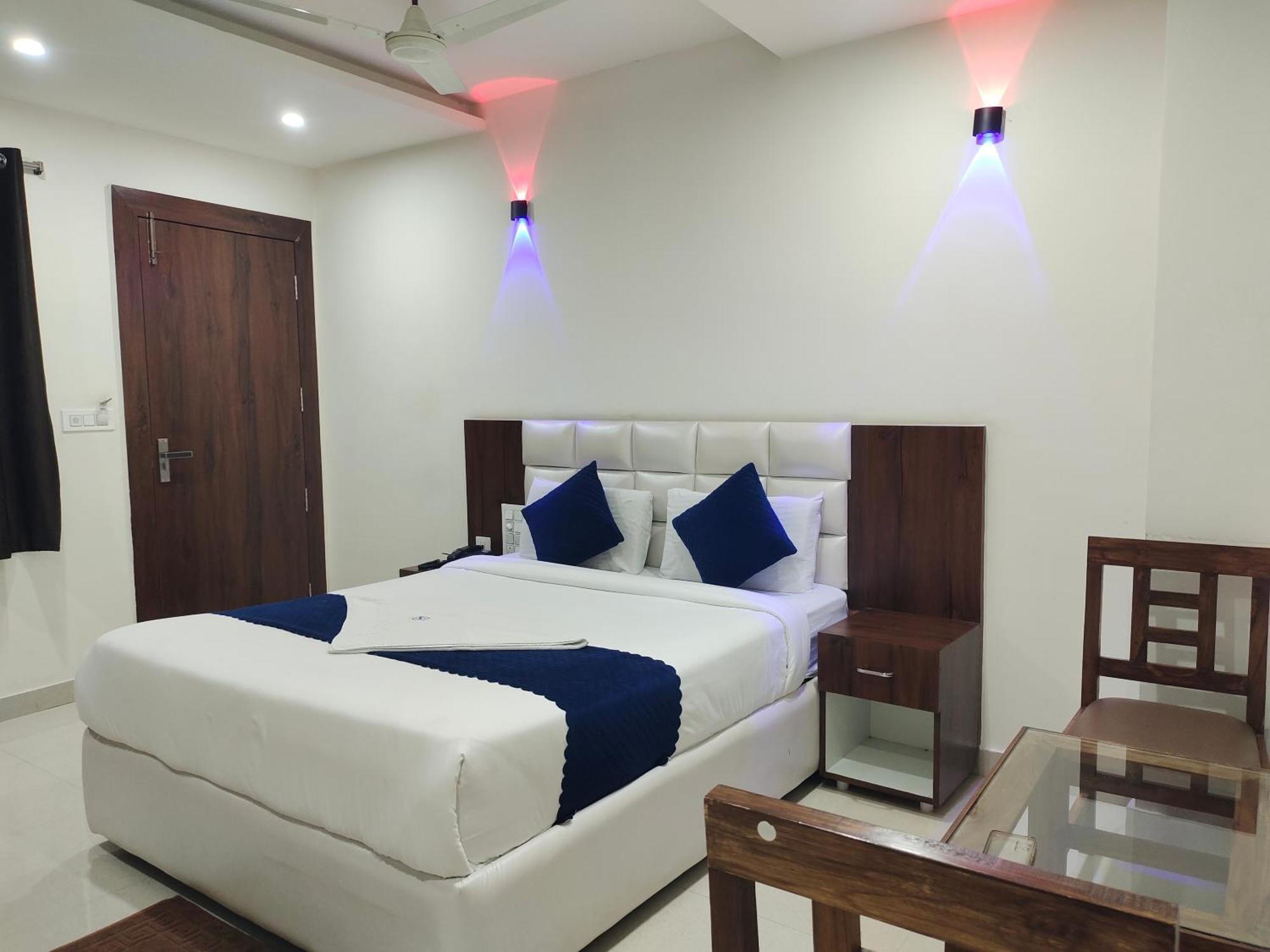 Hotel Skyland 瓦朗加尔 外观 照片