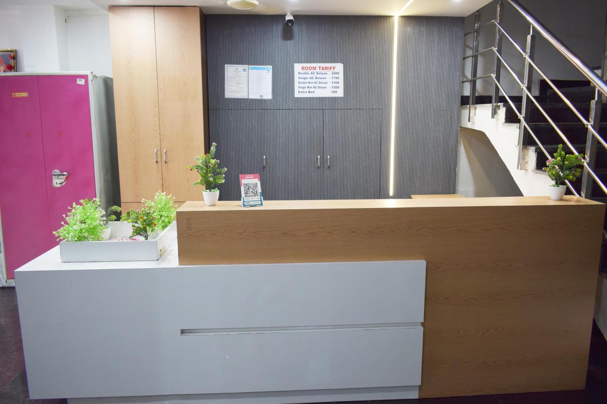 Hotel Skyland 瓦朗加尔 外观 照片