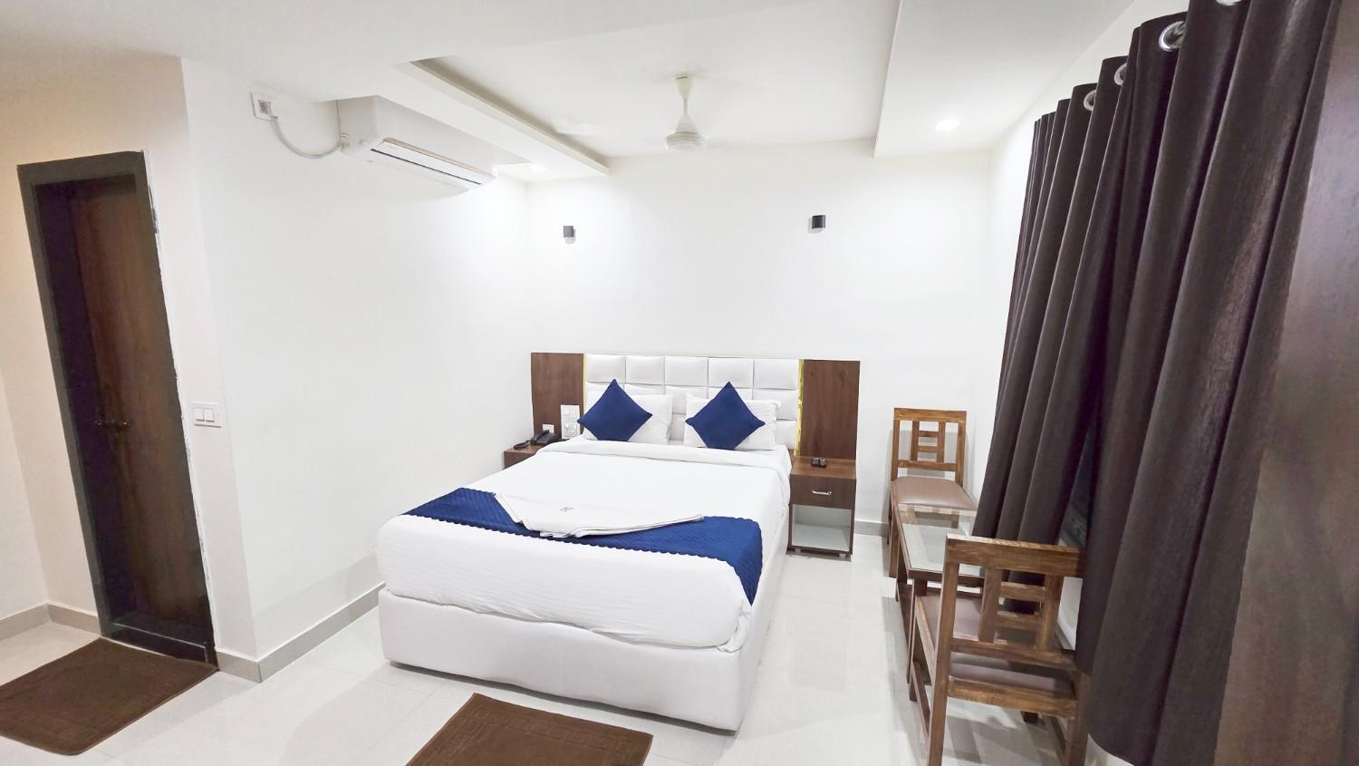 Hotel Skyland 瓦朗加尔 外观 照片