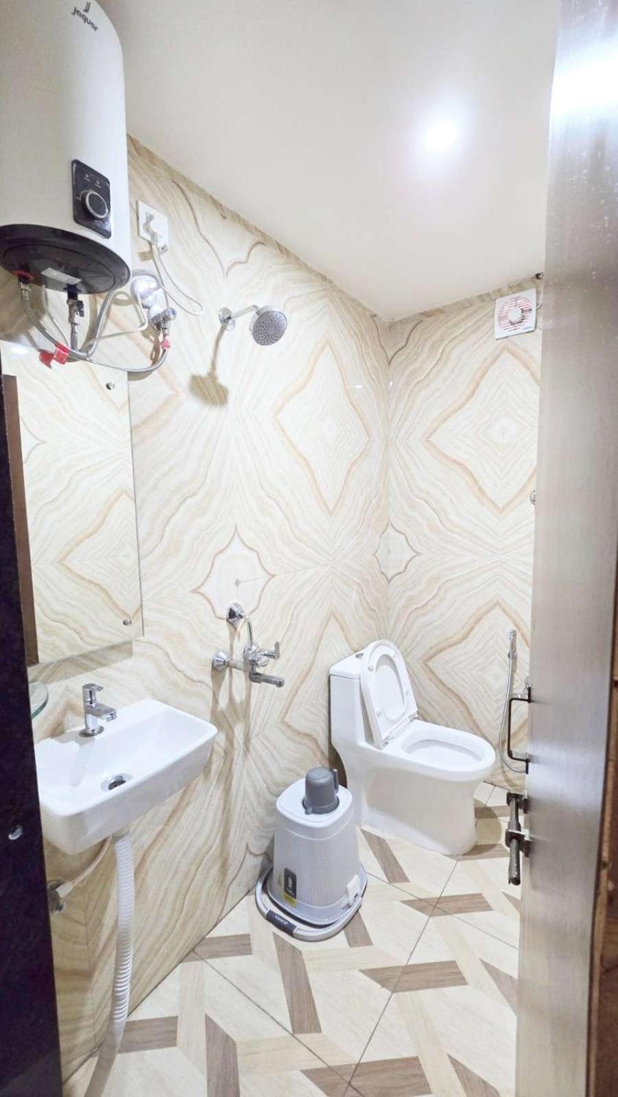 Hotel Skyland 瓦朗加尔 外观 照片